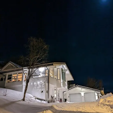 Upnorth, Panoramic View And Jacuzzi 빌라 *