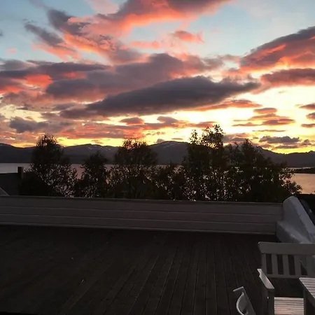 Upnorth, Panoramic View And Jacuzzi 빌라 트롬쇠