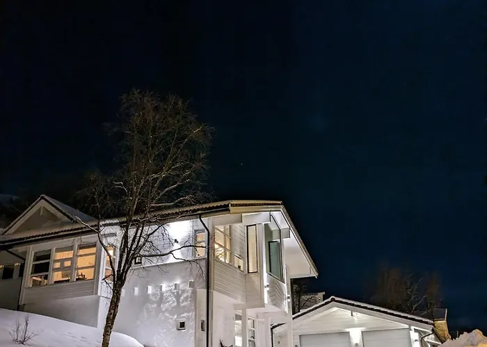 Upnorth, Panoramic View And Jacuzzi 别墅 *
