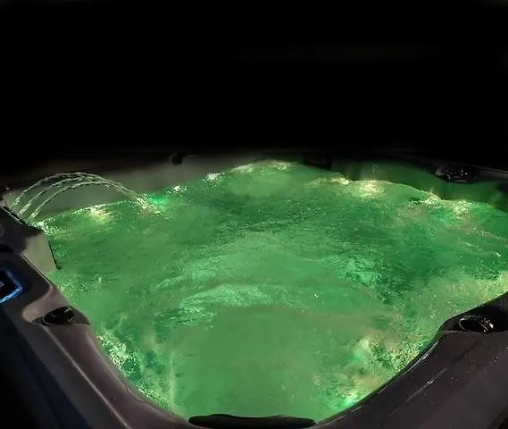 Upnorth, Panoramic View And Jacuzzi 特罗姆瑟
